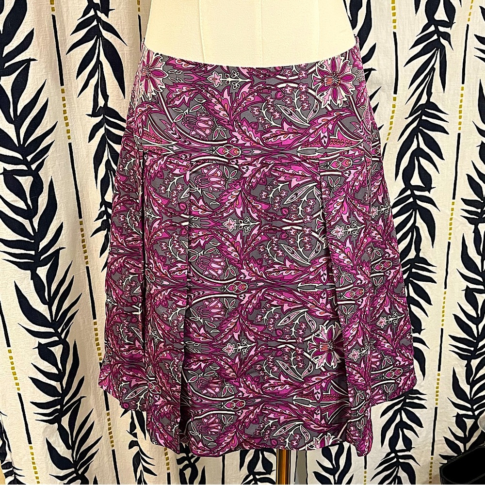 NWOT Banana Republic Pleated Paisley Silk Skirt. Size 2. - Picture 2 of 7
